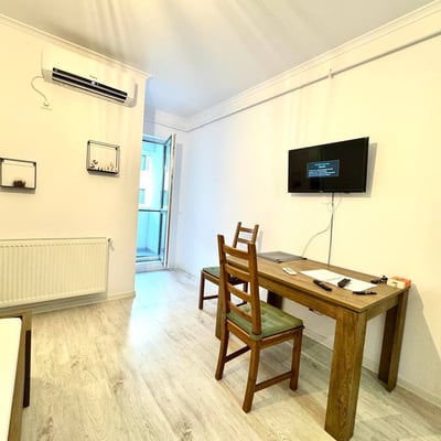 Miete eines gemütlichen 1-Zimmer-Apartments mit Balkon und Klimaanlage in Bukarest, Rumänien